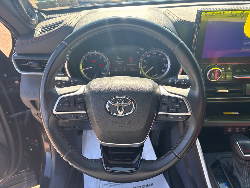Used 2023 Toyota Highlander XSE AWD/4WD image 23