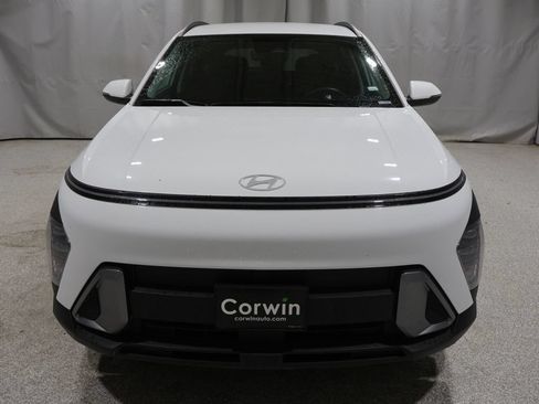 Used 2025 Hyundai Kona SEL AWD/4WD image 7