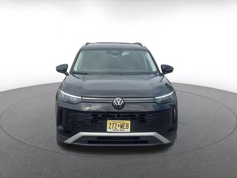 Used 2026 Volkswagen Tiguan SE AWD/4WD image 4
