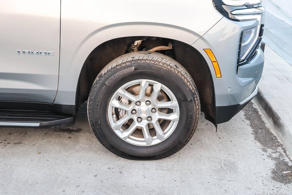 Used 2025 Chevrolet Tahoe LT AWD/4WD image 11