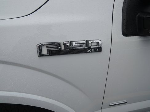 Used 2017 Ford F150 XLT w/ Equipment Group 302A Luxury image 4