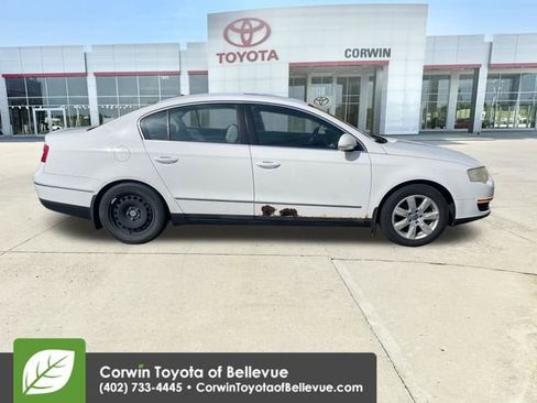 Used 2006 Volkswagen Passat 2.0T FWD image 6