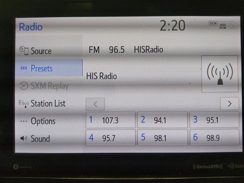 Used 2021 Toyota Camry XLE FWD image 25