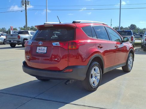 Used 2015 Toyota RAV4 LE FWD image 6