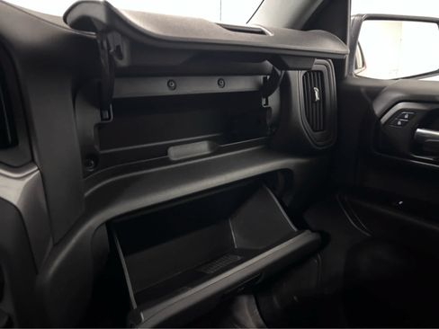 Used 2019 Chevrolet Silverado 1500 Custom w/ Custom Convenience Package AWD/4WD image 24