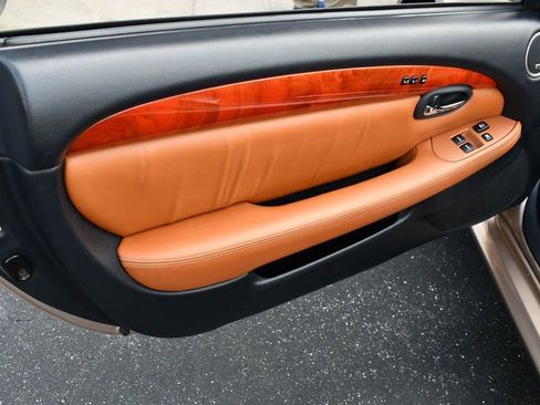 Used 2005 Lexus SC 430 Convertible image 11