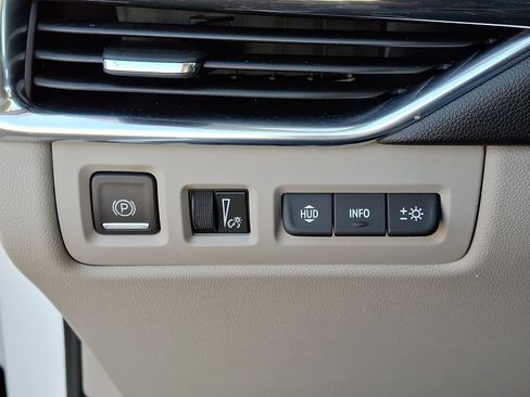 Used 2020 Cadillac XT4 Premium Luxury w/ Technology Package image 26