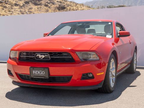 Used 2011 Ford Mustang Premium w/ 202A Rapid Spec Order Code RWD image 5