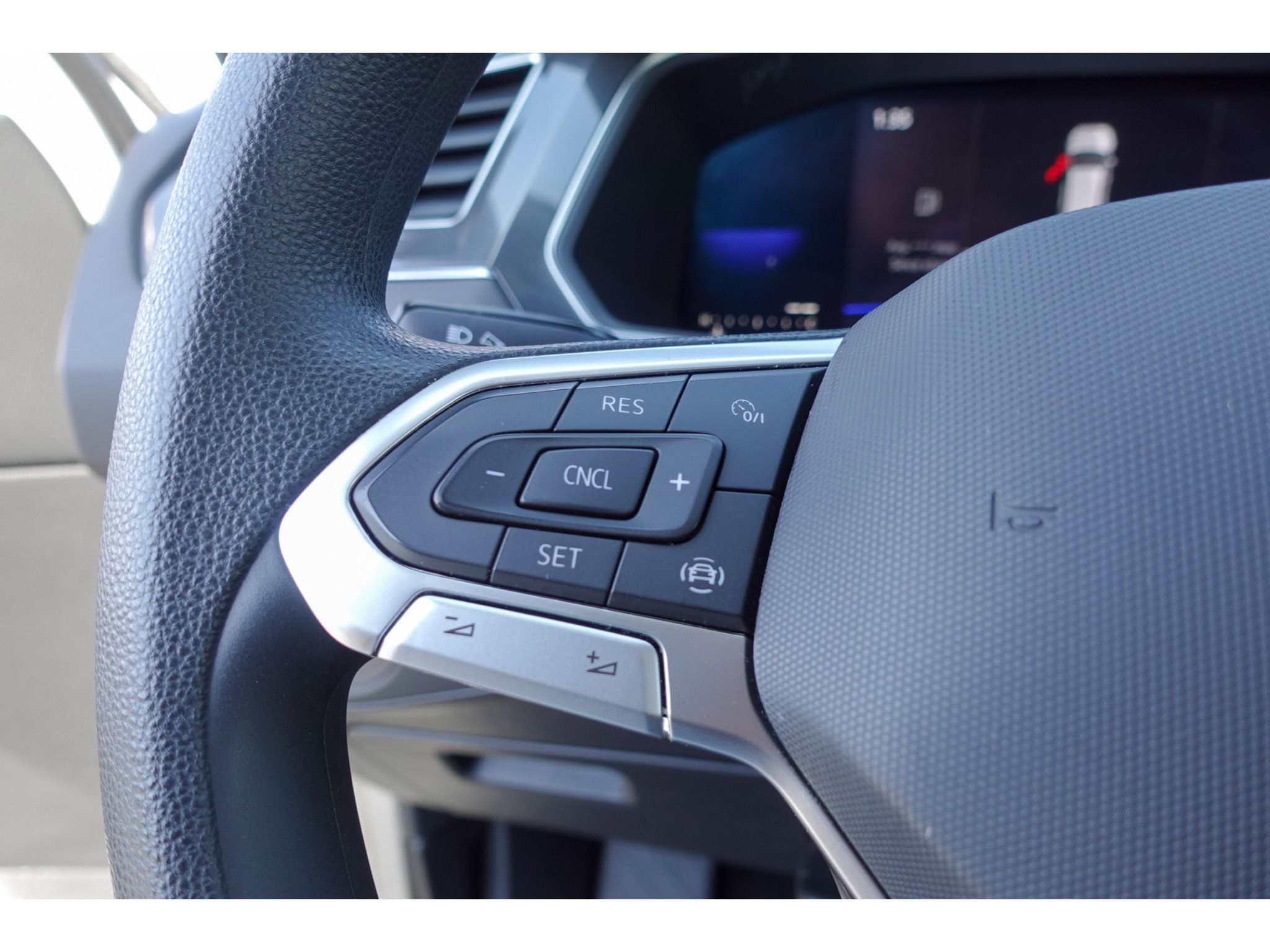Used 2022 Volkswagen Tiguan S FWD image 16