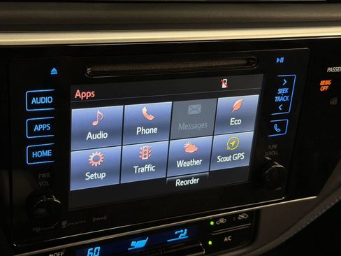 Used 2017 Toyota Corolla SE w/ SE Premium Package FWD image 21