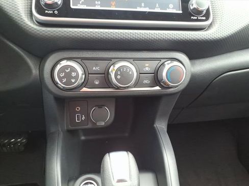New 2025 Nissan Kicks Play S image 13