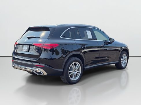 Used 2023 Mercedes-Benz GLC 300 4MATIC image 5