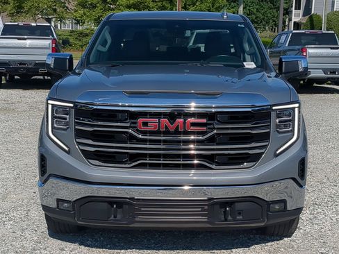 Used 2025 GMC Sierra 1500 SLT AWD/4WD image 3