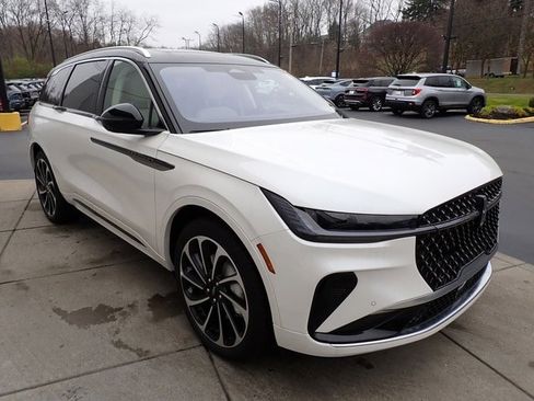 New 2026 Lincoln Nautilus Black Label image 8