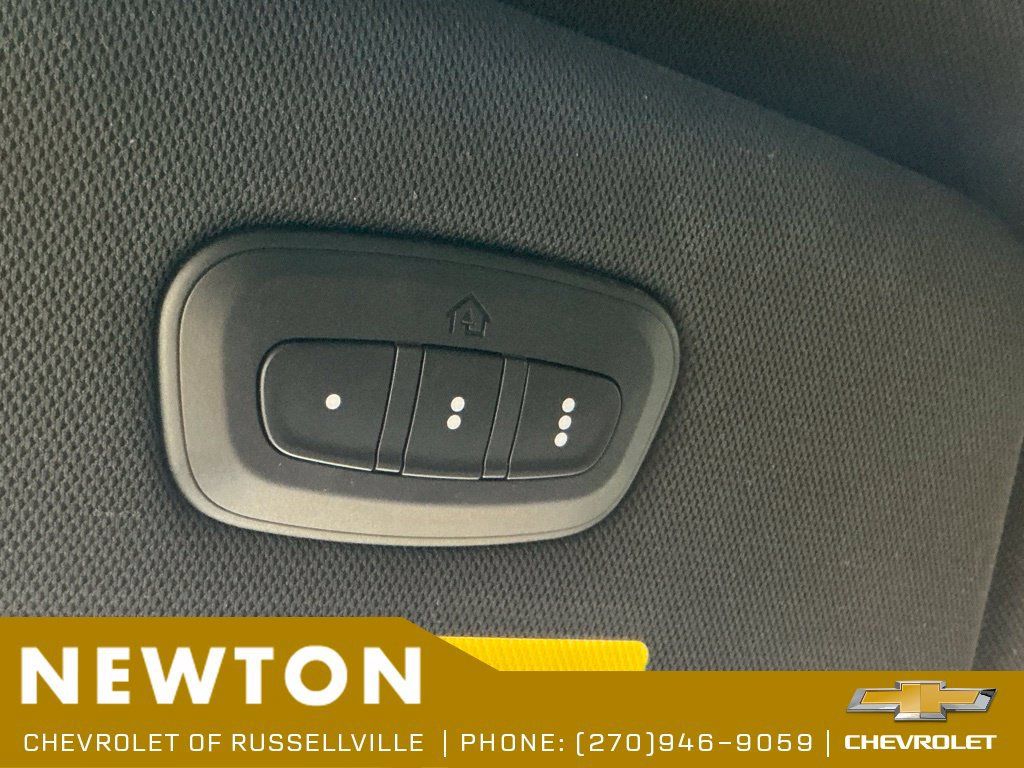 Used 2025 Chrysler Pacifica Limited FWD image 45