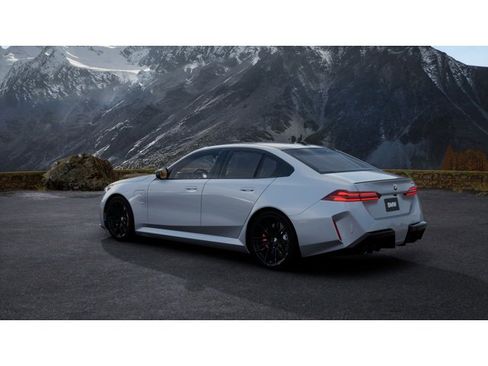New 2026 BMW M5 image 2