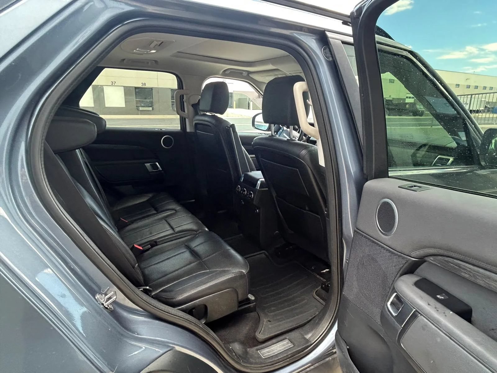Used 2019 Land Rover Discovery HSE AWD/4WD image 12