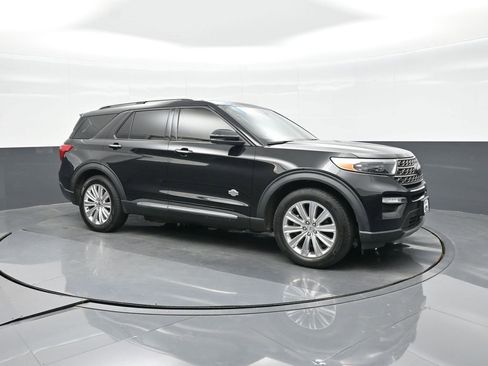 Used 2021 Ford Explorer King Ranch w/ Premium Technology Package image 10