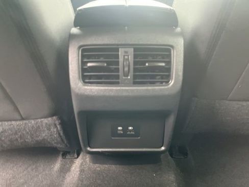 Used 2022 Nissan Rogue SV image 15