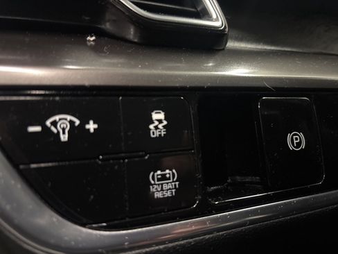 Used 2023 Kia Sportage EX image 17