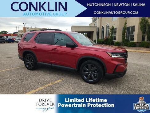 Used 2025 Honda Pilot Sport image 1