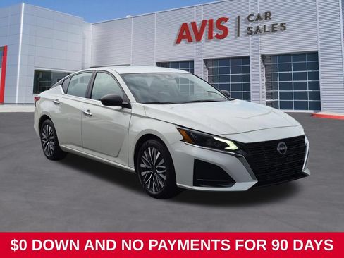 Used 2025 Nissan Altima 2.5 SV FWD image 3