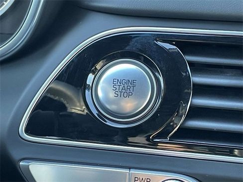 Used 2023 Genesis G70 2.0T image 24