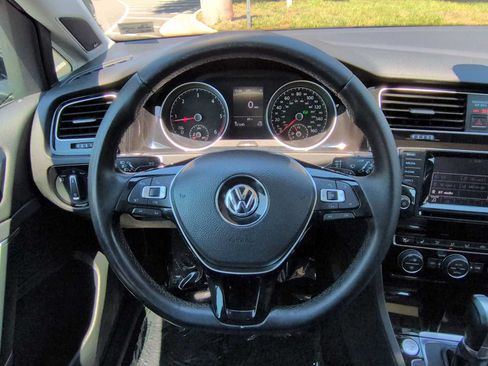 Used 2015 Volkswagen Golf TDI SEL FWD image 25