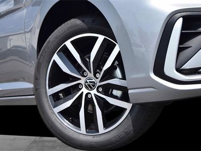 New 2025 Volkswagen Jetta SE