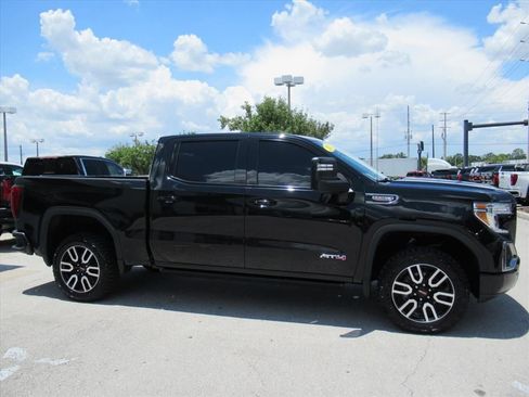 Used 2022 GMC Sierra 1500 AT4 w/ AT4 Premium Package AWD/4WD image 2