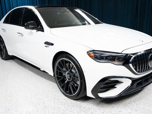 New 2026 Mercedes-Benz E 53 AMG e 4MATIC Sedan image 3