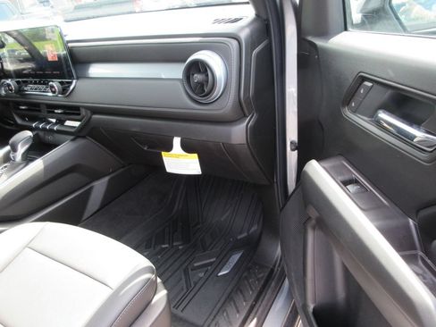 New 2026 Chevrolet Colorado LT w/ LT Convenience Package AWD/4WD image 18