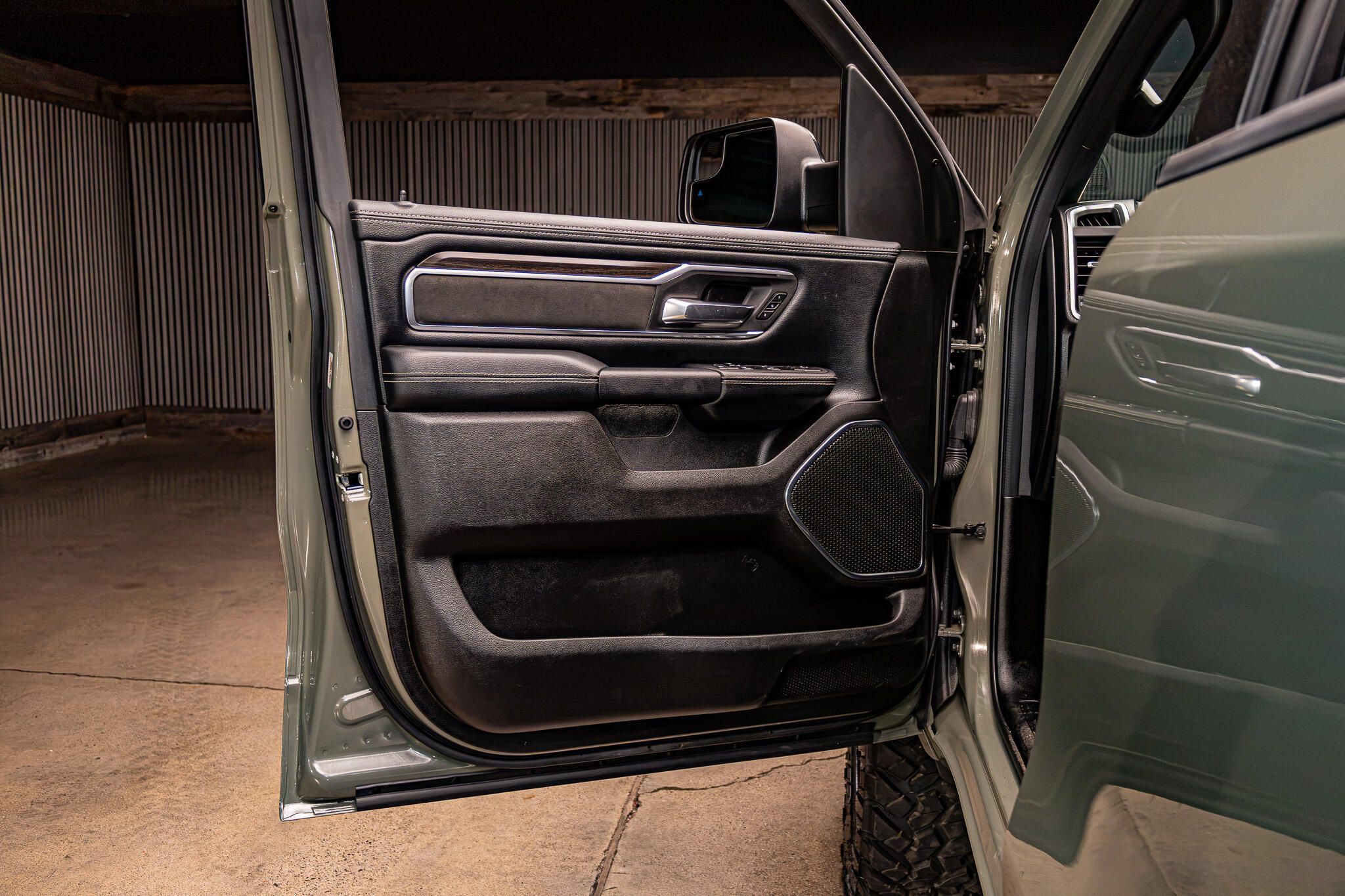 Used 2026 RAM 1500 Laramie w/ Night Edition AWD/4WD image 38