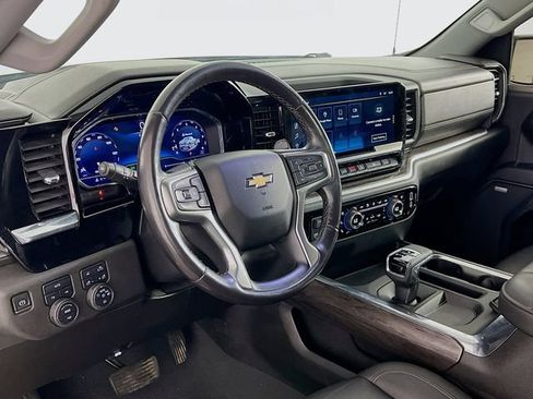Used 2023 Chevrolet Silverado 1500 LTZ AWD/4WD image 34