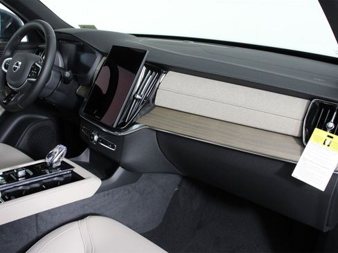 New 2026 Volvo XC90 B6 Plus w/ Protection Package image 9