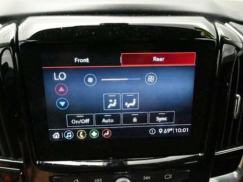 Used 2020 Chevrolet Traverse LT w/ LPO, Blackout Package AWD/4WD image 19