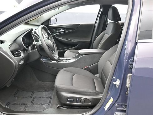 Used 2025 Chevrolet Malibu LT FWD image 11