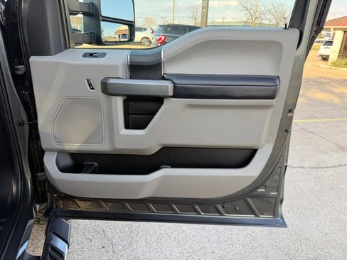Used 2017 Ford F250 XLT w/ XLT Value Package AWD/4WD image 24