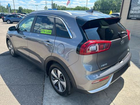 Used 2017 Kia Niro LX FWD image 7