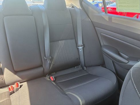 Used 2025 Nissan Altima 2.5 SV image 37