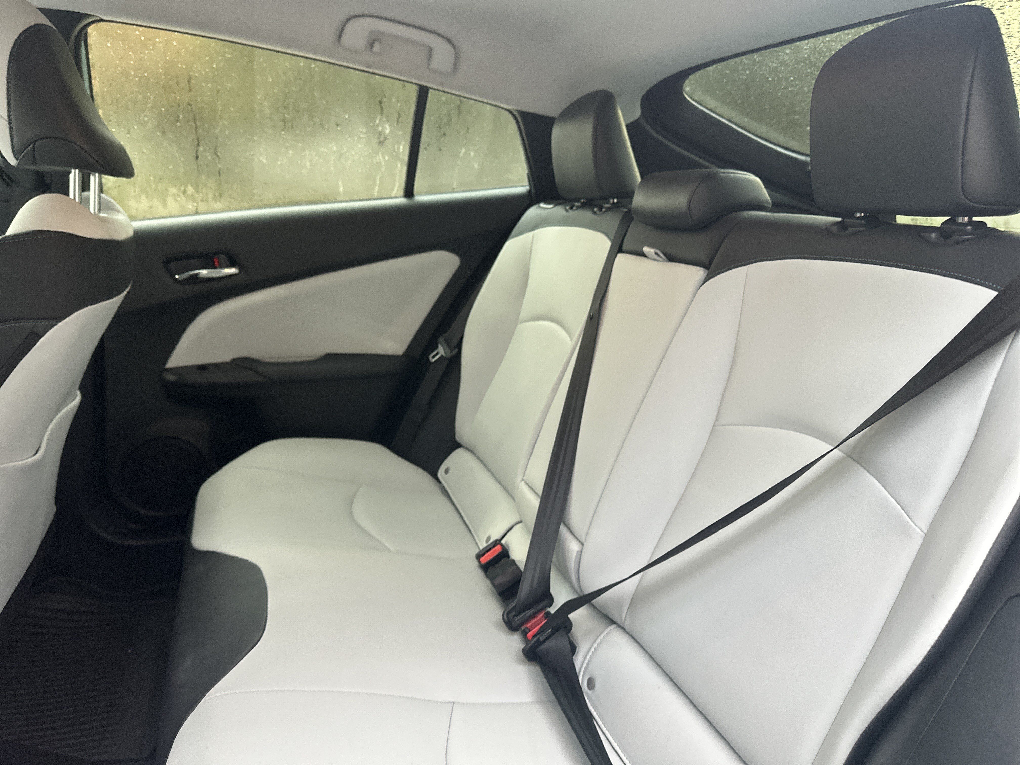 Used 2022 Toyota Prius XLE w/ Advanced Technology Package AWD/4WD image 30