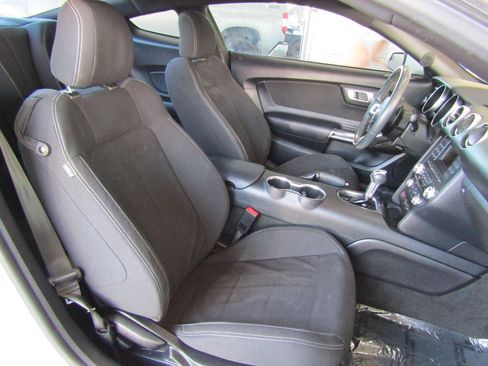 Used 2018 Ford Mustang Coupe image 11