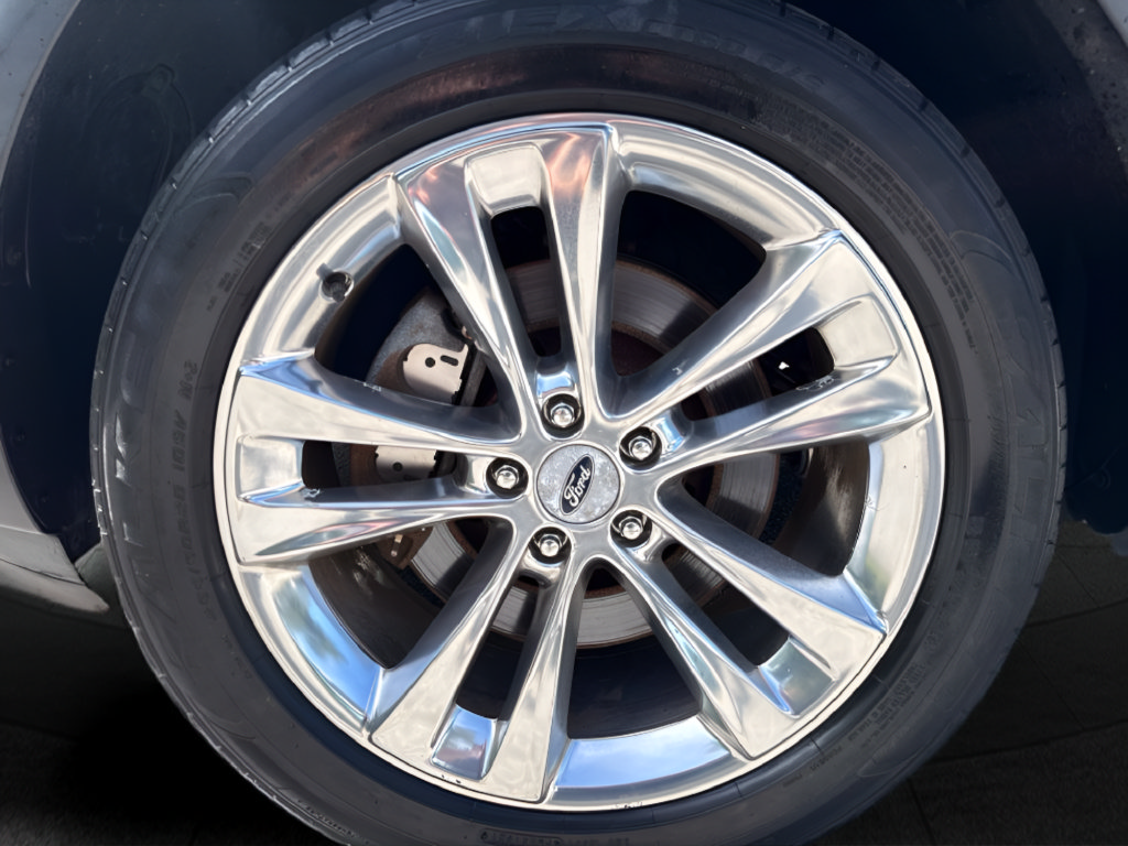 Used 2019 Ford Explorer XLT w/ Equipment Group 202A AWD/4WD image 45