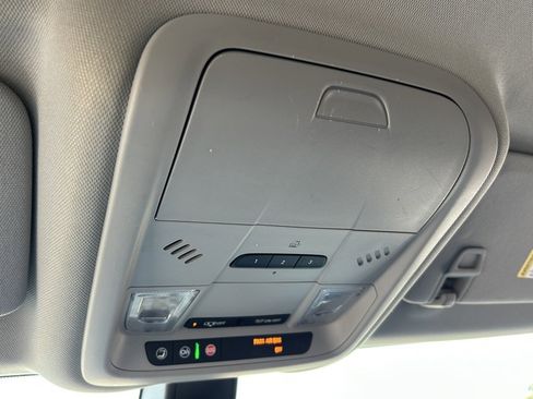 Used 2018 Chevrolet Equinox Premier image 56