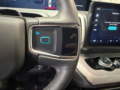 Used 2025 Ford Expedition Max Active AWD/4WD image 19