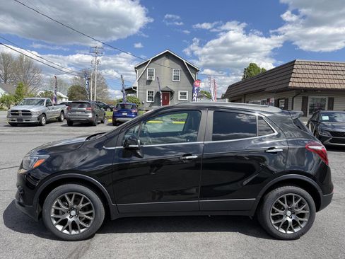 Used 2019 Buick Encore Sport Touring AWD/4WD image 2
