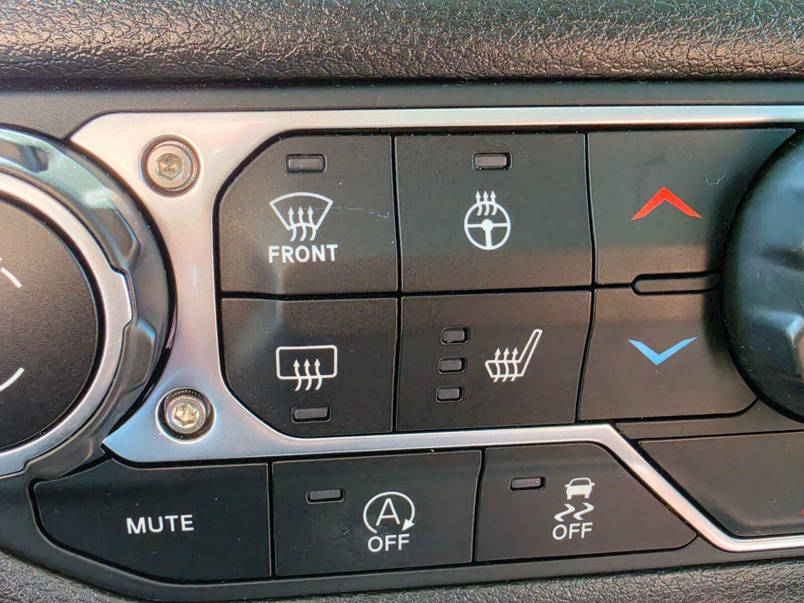 Used 2025 Jeep Wrangler Unlimited Sport AWD/4WD image 8