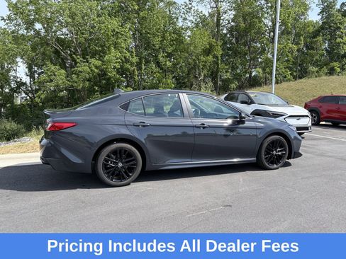 Used 2025 Toyota Camry SE w/ Convenience Package AWD/4WD image 8