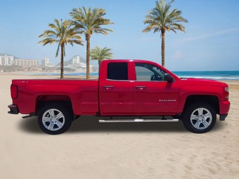 Used 2019 Chevrolet Silverado 1500 Custom w/ Custom Convenience Package AWD/4WD image 9