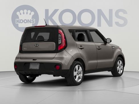 Used 2019 Kia Soul FWD image 2